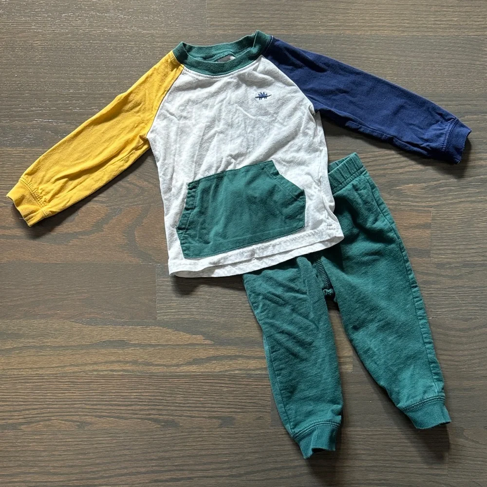 Carter’s 2-Piece Colorblock Long Sleeve Shirt & Jogger Set 18M Toddler